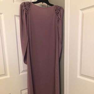 Women’s elegant long lilac maxi dress.